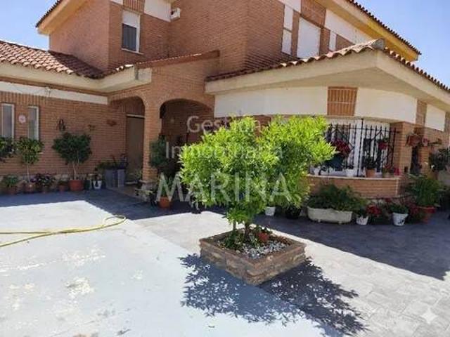 Casa en Venta en Ugena