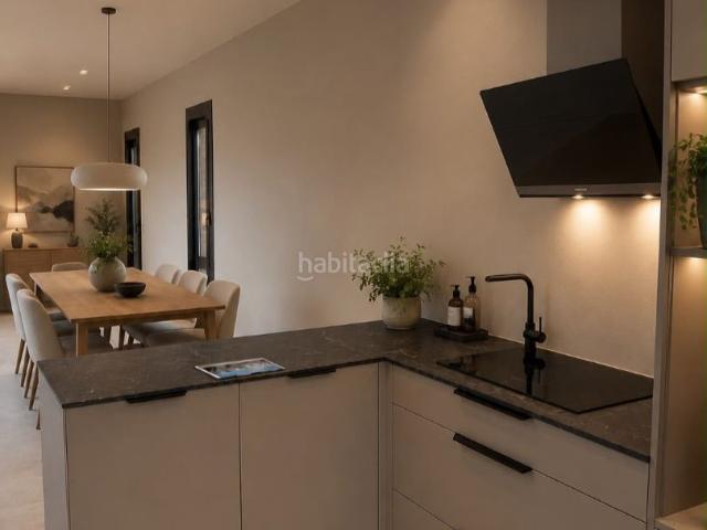 Casa en venta en Ullà Costa Brava. Casa unifamiliar de obra nueva con piscina privada en Ullà. Casas.
