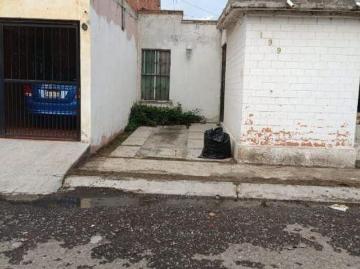CASA EN VENTA EN UN BUEN PRECIO EN REAL HACIENDA UN SOLO PISO 3 REC A 7 MIN DEL CENTRO TRASPORTE