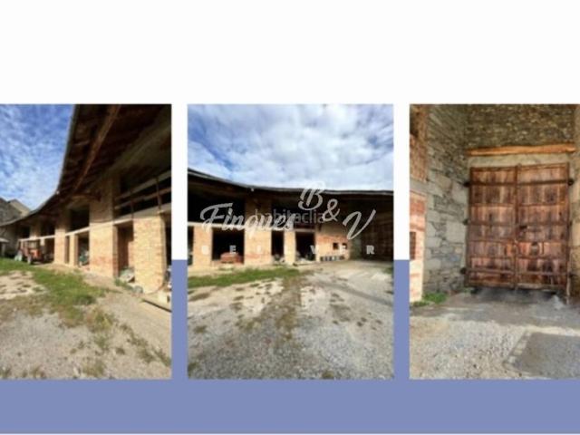 Casa en venta en Ur Pirineos. PAJAR PARA HACER 4 CASAS ADOSADA. Casas.