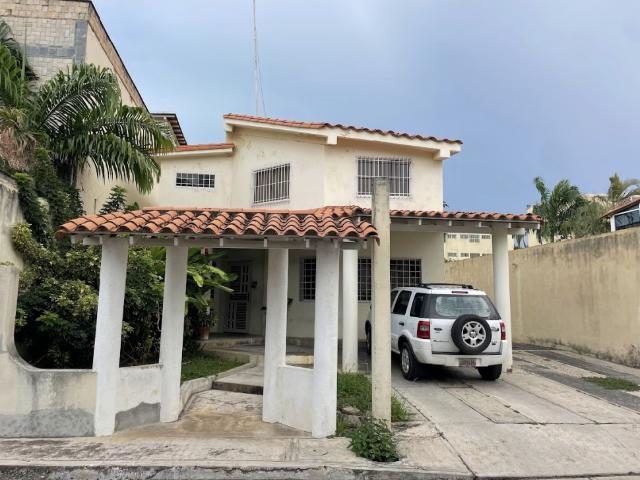 Casa en venta en Urb. La Segoviana. Este de Barquisimeto AG 10047980