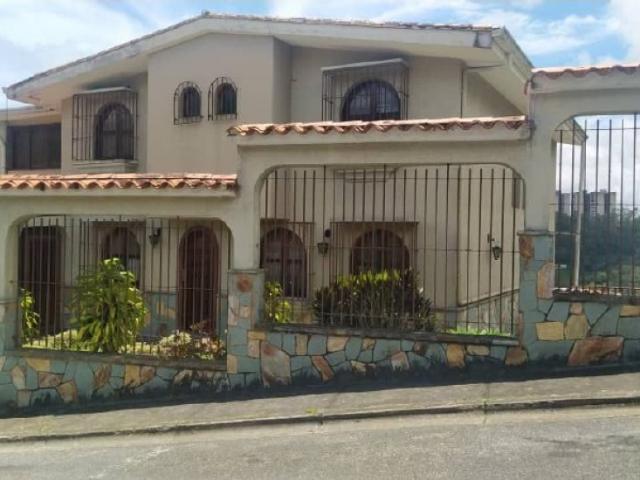 Casa en venta en Urb Los Castores con financiamiento San Antonio