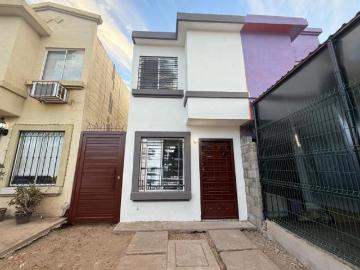 CASA EN VENTA EN URBIVILLA DEL PRADO