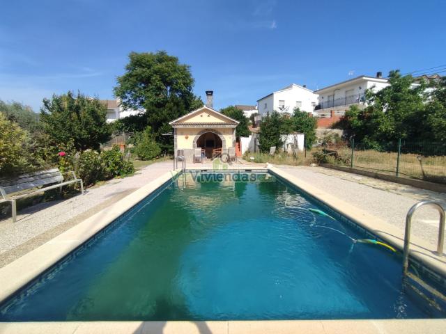 Casa en venta en Vacarisses. Preciosa casa con piscina. Casas.