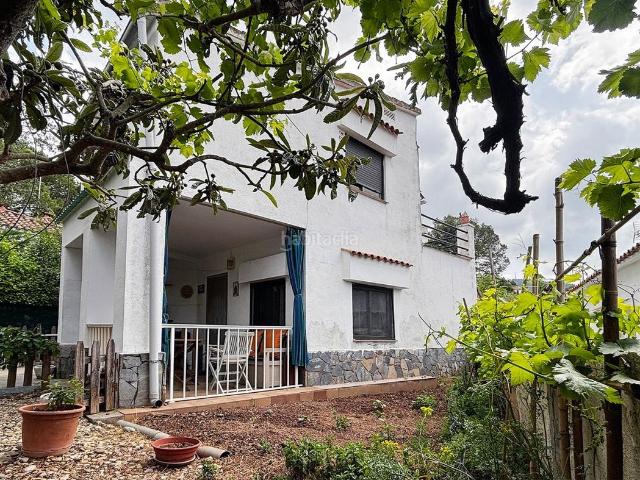 Casa en venta en Vacarisses. Tu primer proyecto de vida empieza aquí! Casa con alma y potencial en Torreblanca. Casas.