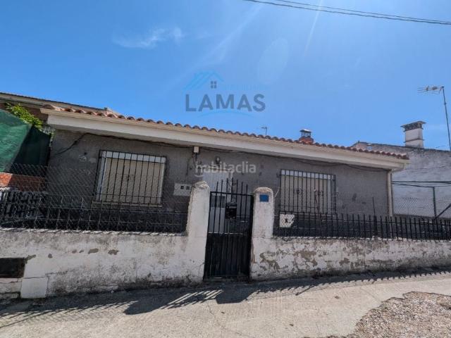 Casa en venta en Valdelacasa de Tajo. CASA CON PATIO EN VALDELACASA DE TAJO. Casas Valdelacasa de.