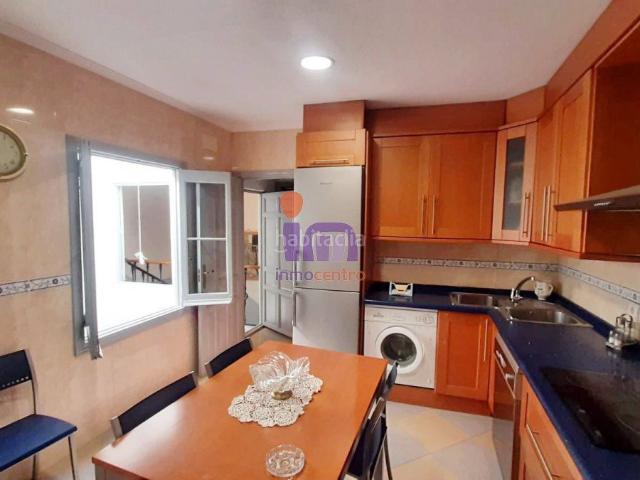 Casa en venta en Valdepeñas. Casa en venta en Centro, 8 dormitorios. Casas.