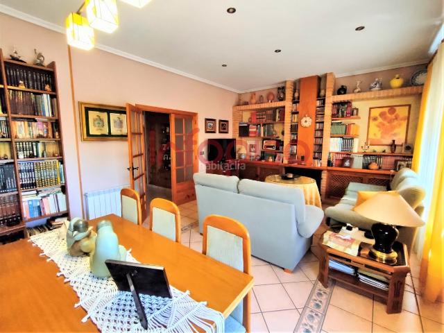 Casa en venta en Valdepeñas. Casa en venta en Aguzadera, 3 dormitorios. Casas.