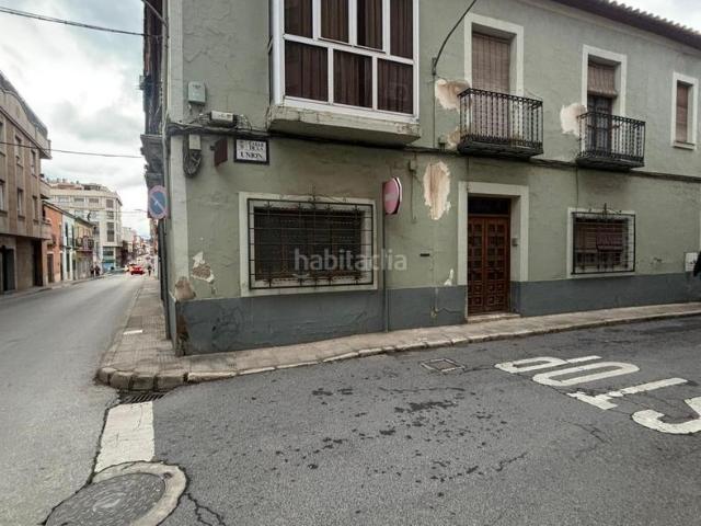 Casa en venta en Valdepeñas. Se vende casa para reformar en el centro. Casas.