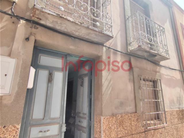 Casa en venta en Valdepeñas, Seis de Junio