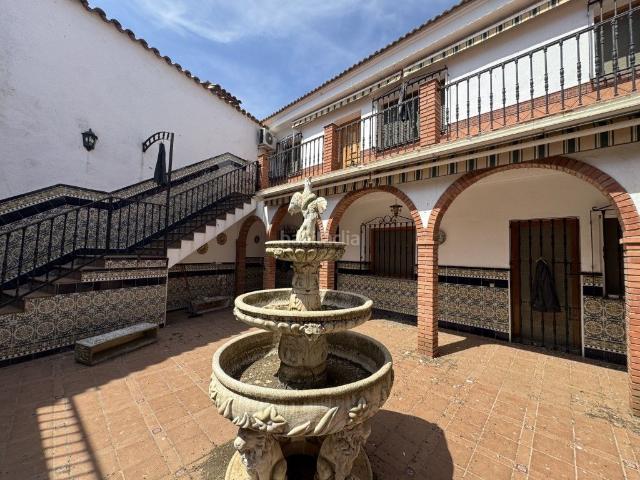 Casa en venta en Valencia de las Torres. Gran casa familiar con piscina y posibilidades de negocio rural. Casas Valencia de las.