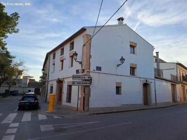 Casa en Venta en Valencia de las Torres, Valencia