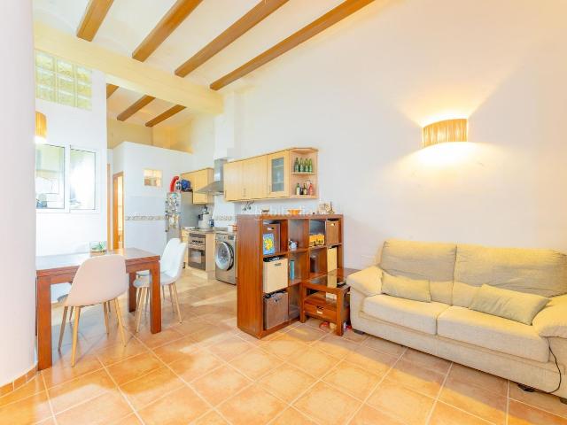 Casa en venta en Valencia, El Cabanyal El Canyamelar. ESPECTACULAR CASA REFORMA INTEGRAL EN LA MEJOR ZONA DE CABAÑAL, 111 M2 constr 4 hab y 3 baños con techos altos y vigas de mader. Casas.