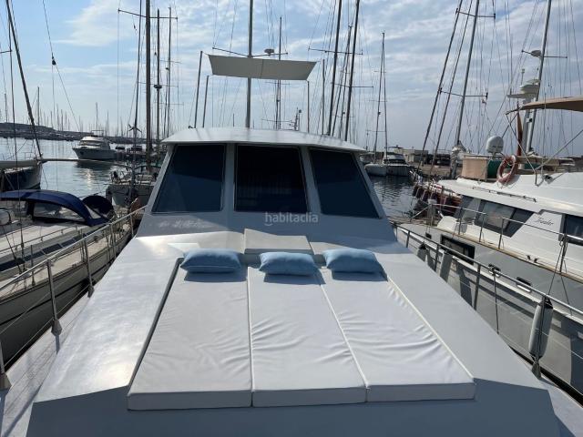 Casa en venta en Valencia, El Grau. Vivienda Flotante Houseboat totalmente reformada como residencia habitual, sin motores y fija a puerto, suministros agua y elect. Casas.