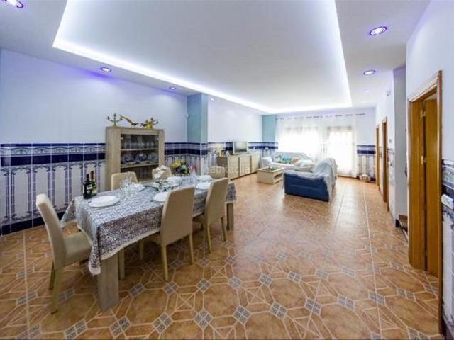 Casa en venta en Valencia, El Perellonet. Se vende casa en la playa de El Perellonet, Valencia. Casas.