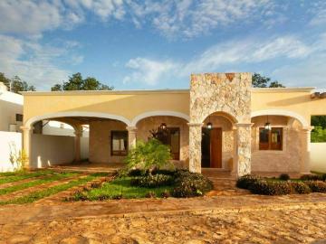 CASA EN VENTA EN VALLADOLID EN PRIVADA FINCAS LOS ÁLAMOS, MODELO IZAMAL