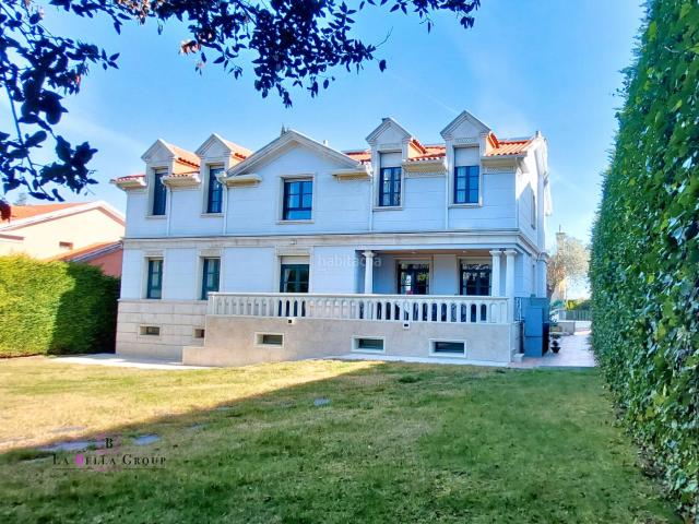 Casa en venta en Valladolid, El Berrocal. LA JOYA DEL BARRIO: LUJO, CONFORT Y EFICIENCIA EN UN CHALET ÚNICO. Casas.