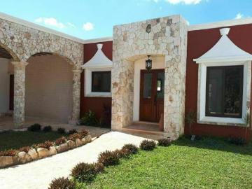 CASA EN VENTA EN VALLADOLID, PRIVADA FINCAS LOS ÁLAMOS, MODELO TICUL, A 12 MESES