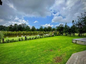 Casa en venta en Valle de Bravo con vista a la naturaleza y al bosque