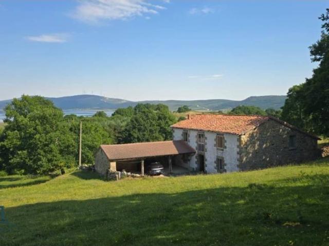 Casa en Venta en Valle de Valdebezana