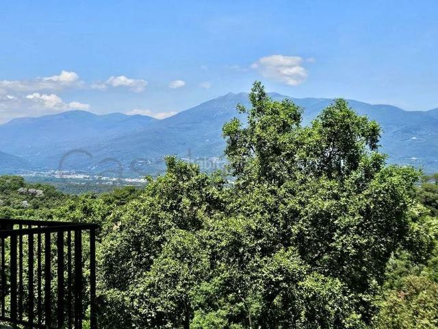 Casa en venta en Vallgorguina. VALLGORGUINA. CHALET 180 m2, 4 HABITACIONES, 2 BAÑOS, TERRAZA, JARDÍN, BARBACOA, GRAN GARAJE, VISTAS ESPECTACULARES. Casas.