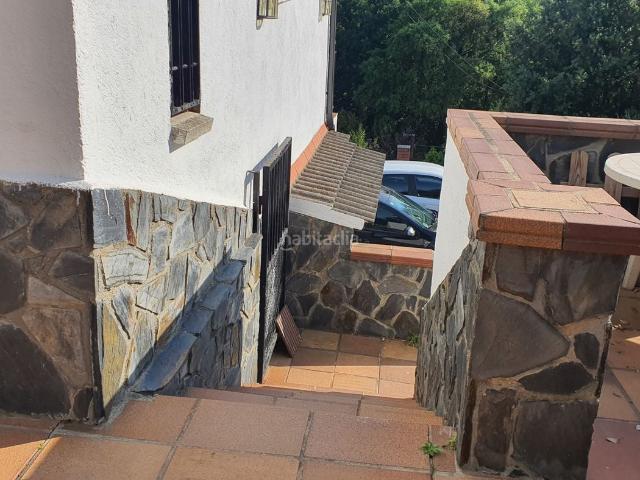 Casa en venta en Vallgorguina. Casa Independiente con sol todo el día y bonitas vistas Reformada y Lista para Vivir!. Casas.