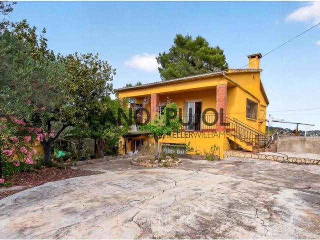 Casa en Venta en Vallirana