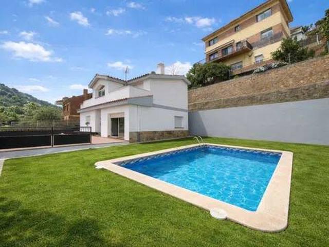 Casa en Venta en Vallirana