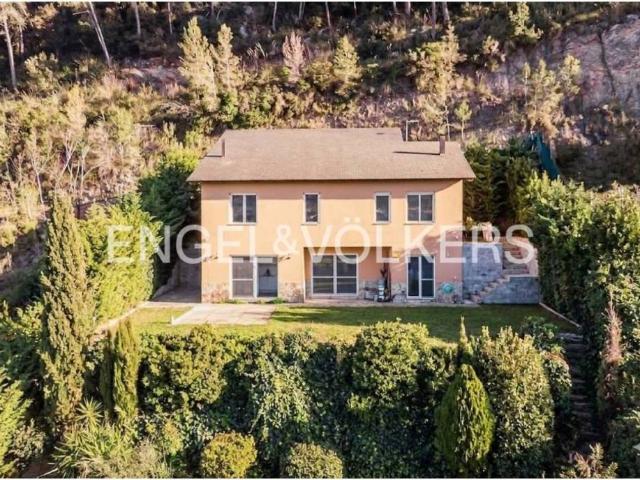 Casa en Venta en Vallirana