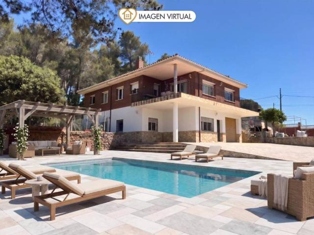 Casa en Venta en Vallirana