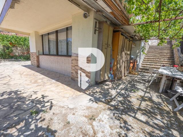 Casa en venta en Vallirana. CASA CON TERRENO Y LOFT INDEPENDIENTE. Casas.