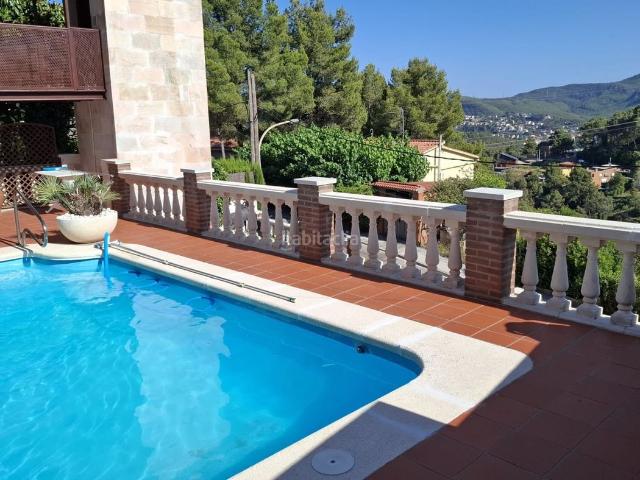 Casa en venta en Vallirana. Casas.