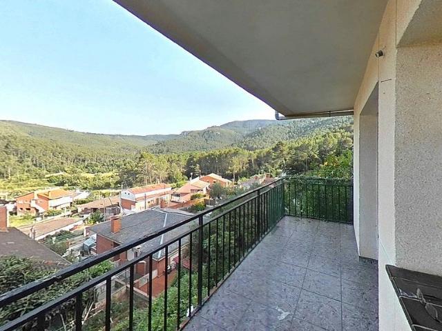 Casa en venta en Vallirana, de 163 m² 4 habitaciones por 215.325