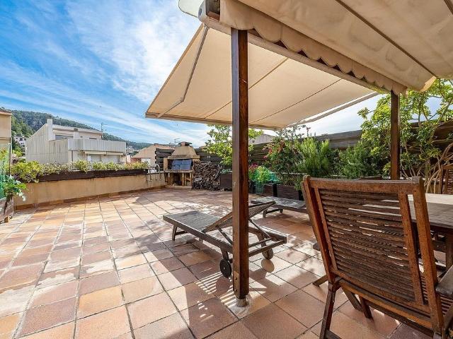 Casa en venta en Vallirana, de 248 m² 4 habitaciones por 497.000
