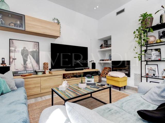 Casa en venta en Vallirana. DISEÑO CON VISTAS. Casas.