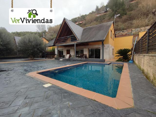 Casa en venta en Vallirana. Espectacular casa con piscina. Casas.