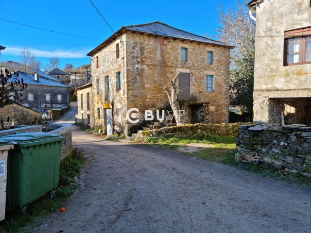 Casa en venta en Vega de Valcarce. BUVE VENDE CONJUNTO RURAL EN VEGA DE VALCARCE. Casas Vega de.