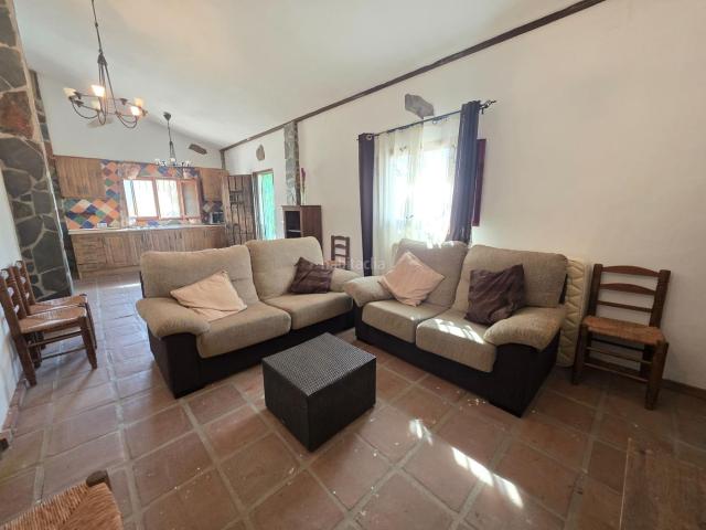Casa en venta en Vélez Málaga, Norte Barrio del Pilar El Reñidero. CASA DE CAMPO EN PLENO PARAÍSO. Casas Vélez.