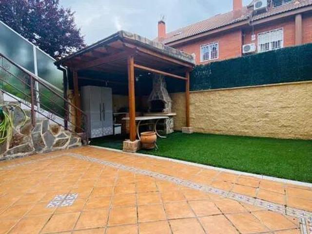 Casa en Venta en Velilla de San Antonio