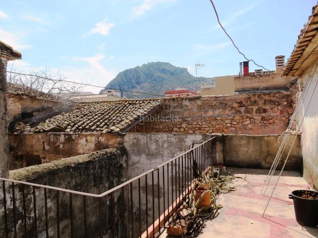 Casa en venta en Verger el. Enorme céntrico casaron con patio, terrazas y garaje para reformar. Casas Verger.