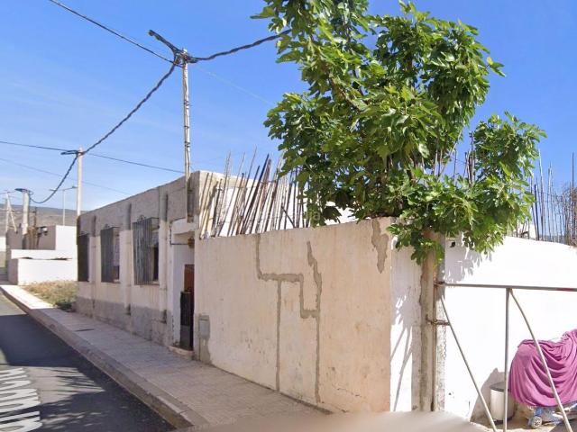 Casa en venta en Vícar, La Gangosa. Casa en Barrio Archilla con Jardín. Casas.