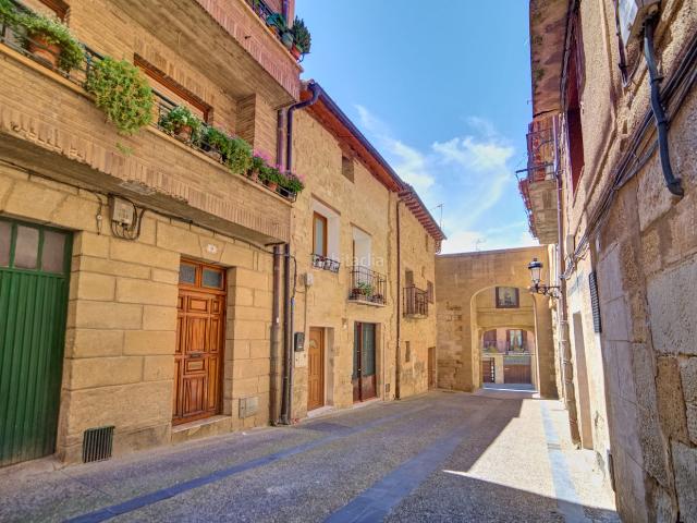 Casa en venta en Viana. HAY CASAS QUE SE COMPRAN. Y HAY CASAS QUE SE ELIGEN PARA VIVIR. Casas.