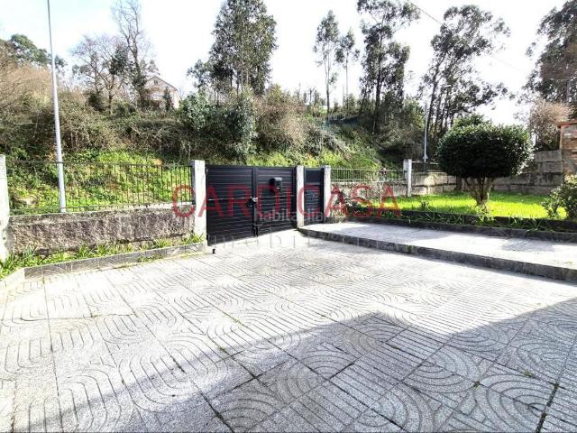 Casa en venta en Vigo, Cabral Candeán. Casas.
