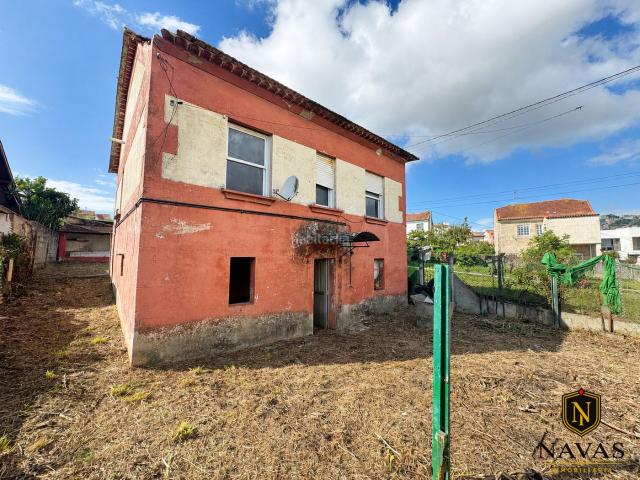 Casa en venta en Vigo, Lavadores. CASA CON FINCA EN VIGO PARA CREARLA COMPLETAMENTE A TU GUSTO. Casas.