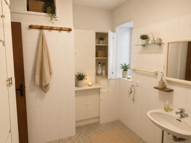 Casa en venta en Vigo, Lavadores. CASA CON TERRENO. Casas.