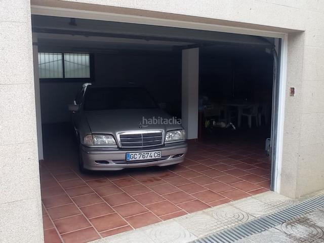 Casa en venta en Vigo, Sardoma Castrelos. Casa aislada de semisotano, bajo y piso,casi nueva, zona tranquila, soleada. Casas.