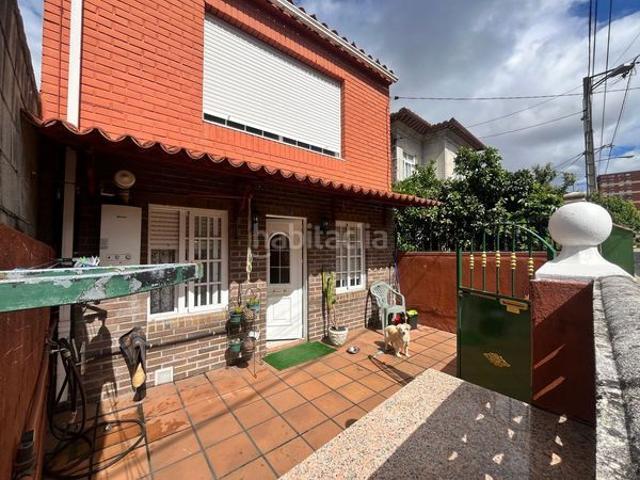 Casa adosada en venta en Vigo, Teis. Casas adosadas.