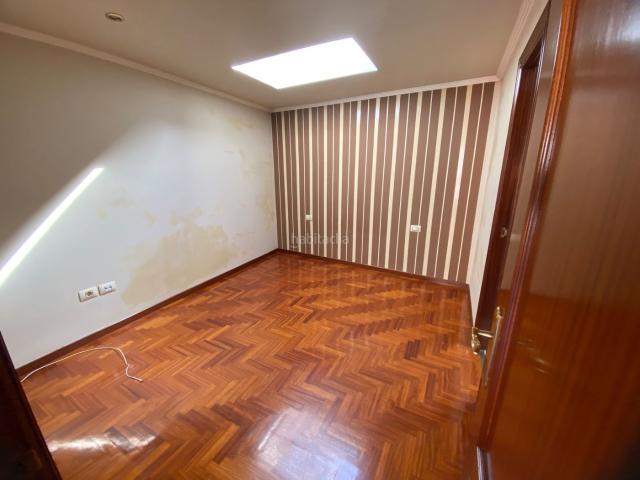 Casa adosada en venta en Vigo, Teis. Casas adosadas.
