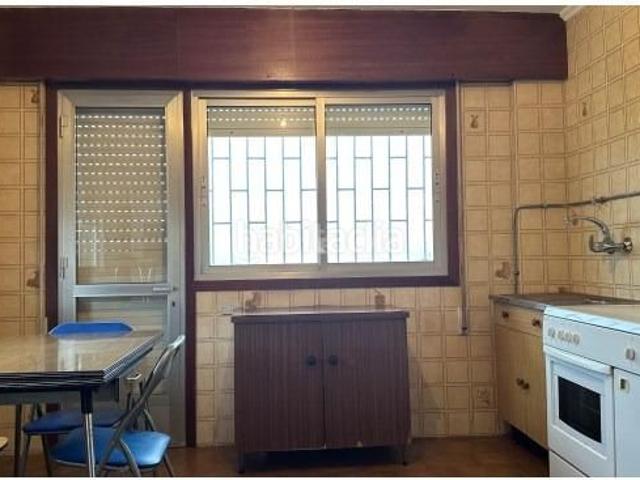 Casa en venta en Vigo, Valadares Beade. Amplia Vivienda en Valladares con Vistas Despejadas. Casas.