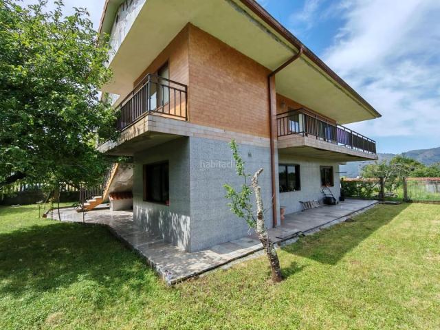Casa en venta en Vigo, Valadares Beade. Casa dos plantas con terreno en Beade. Casas.
